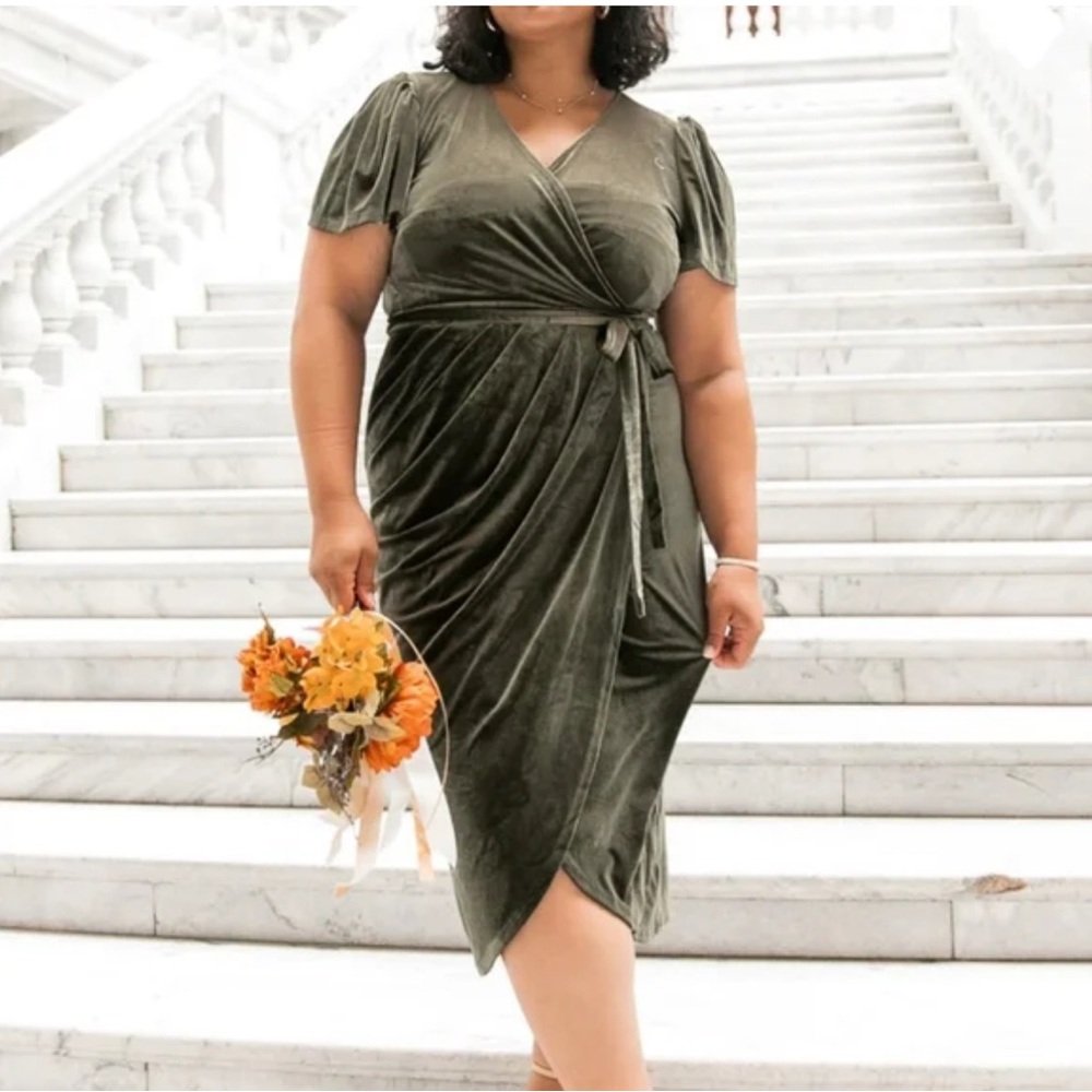 Ivy City Co Green Velvet Dress - Lillie Dress Size 3X